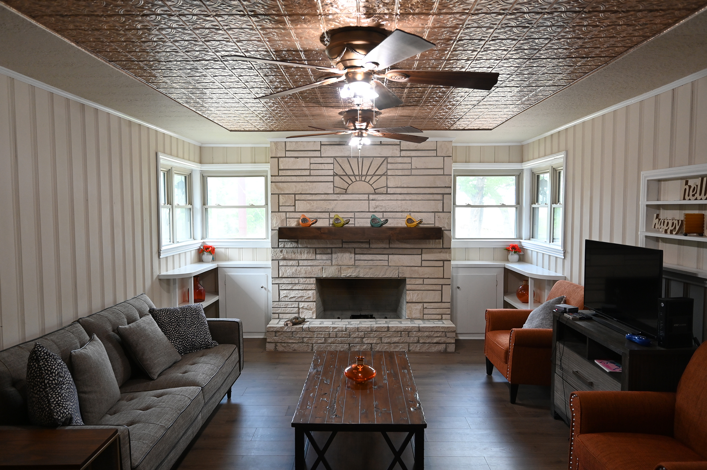 1013_fireplace_room