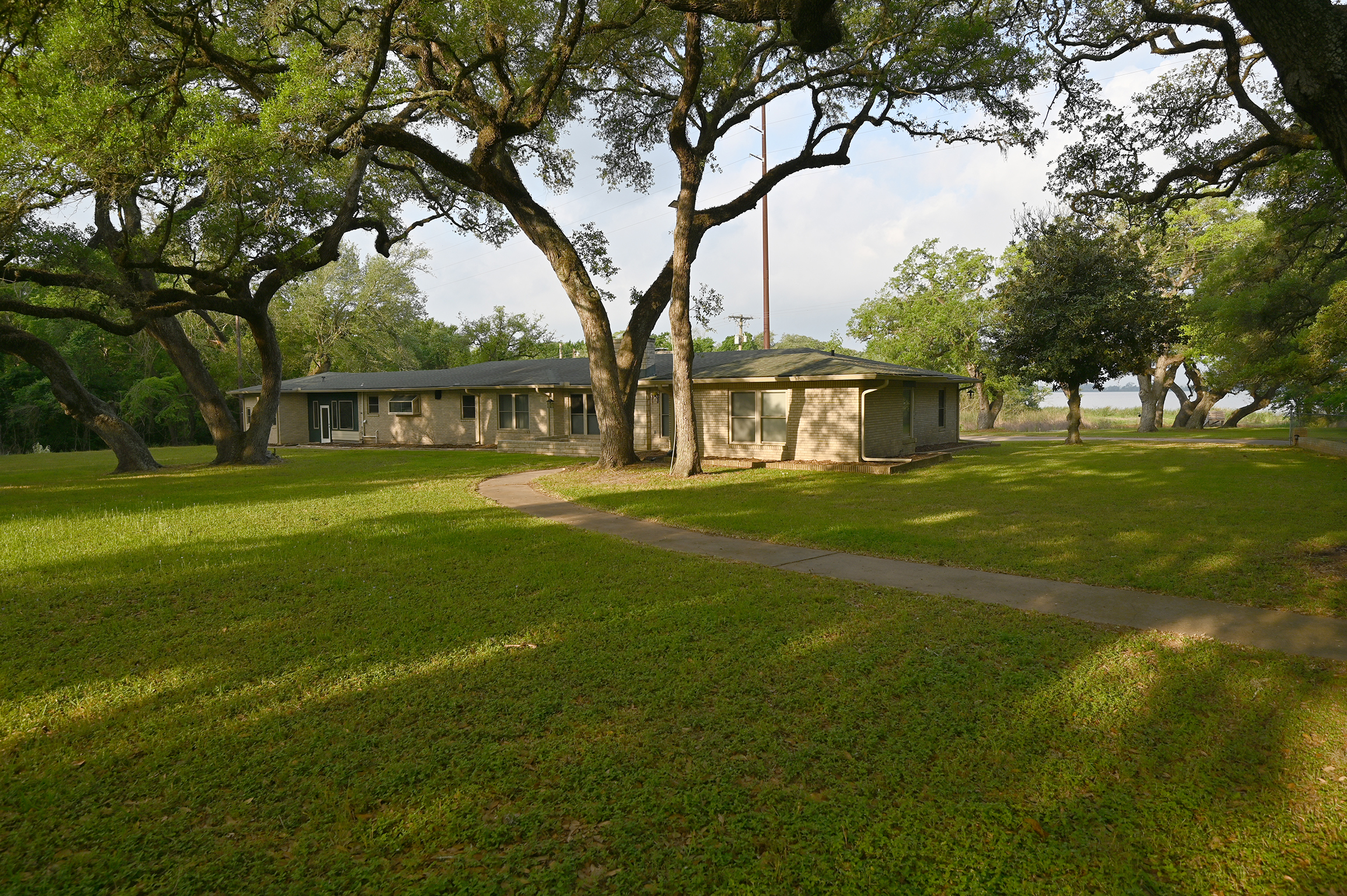 1013_front_home_on_side