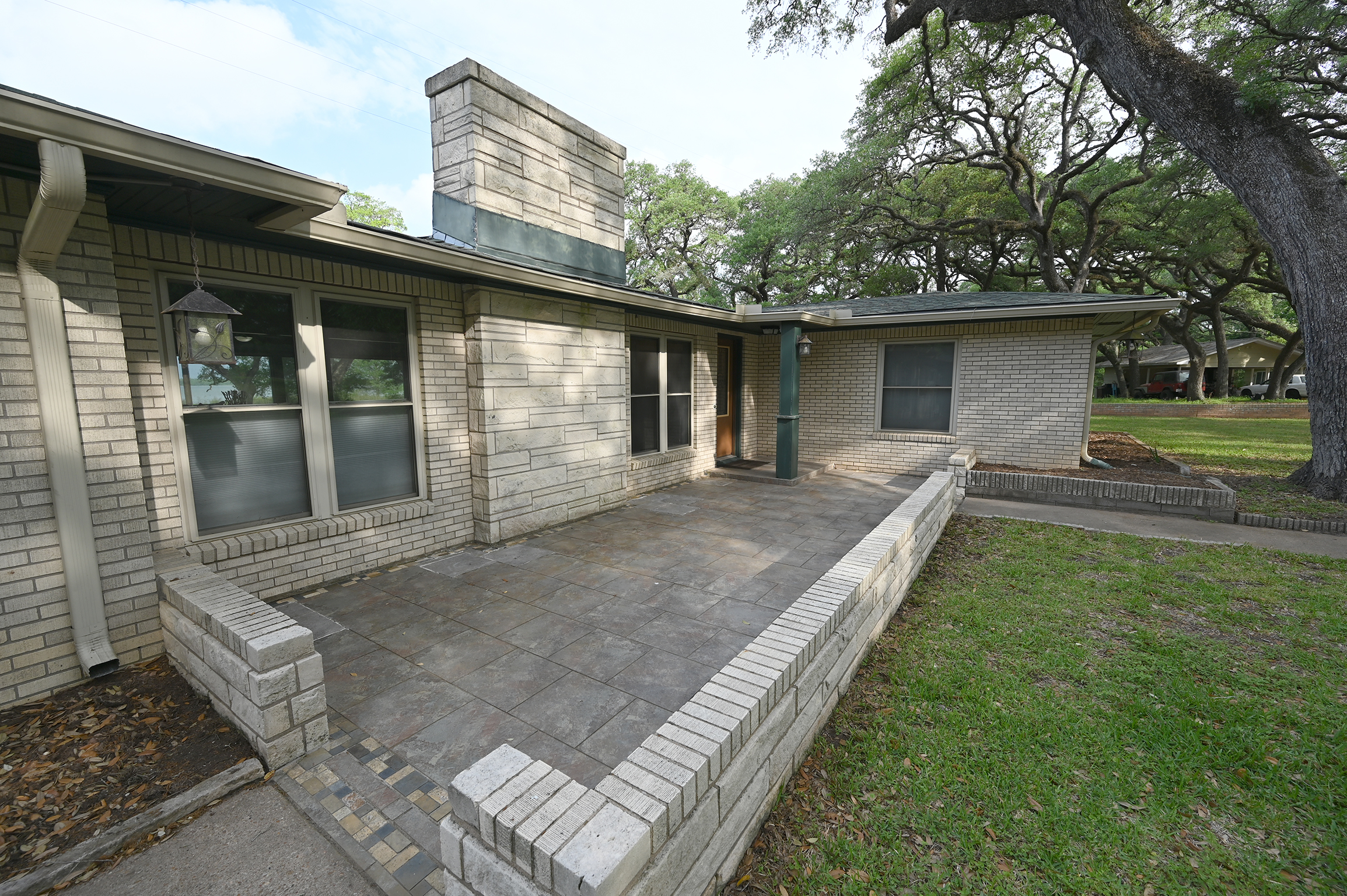 1013_front_porch