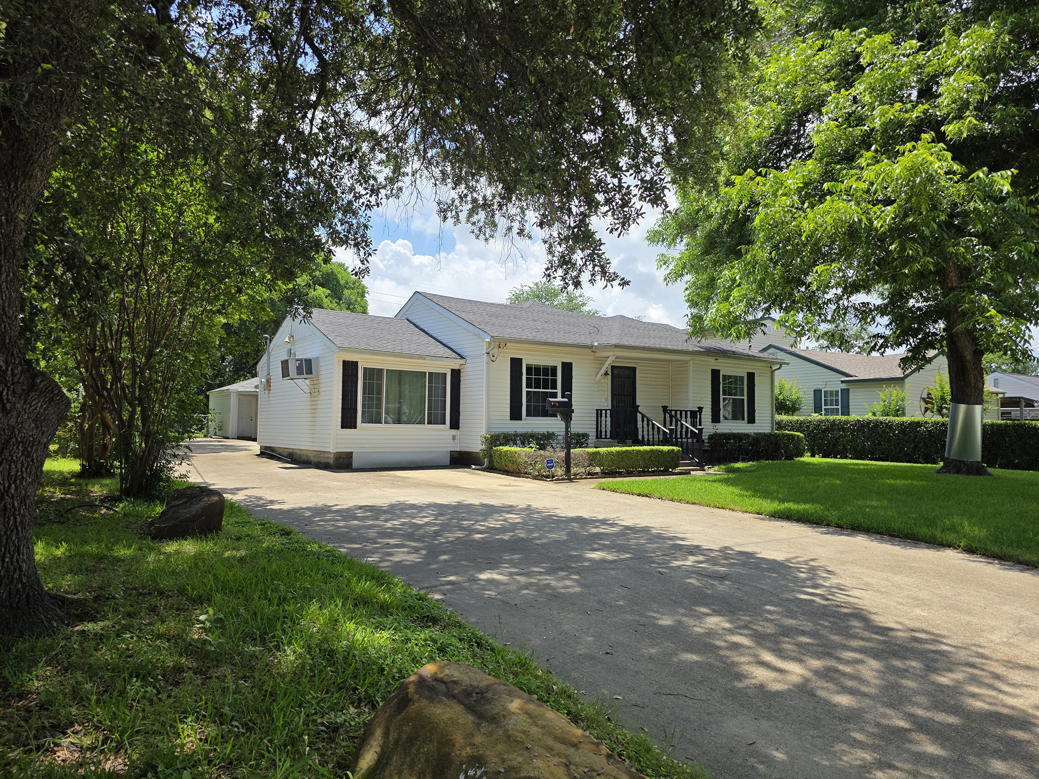 10436_Hermosa_front_c