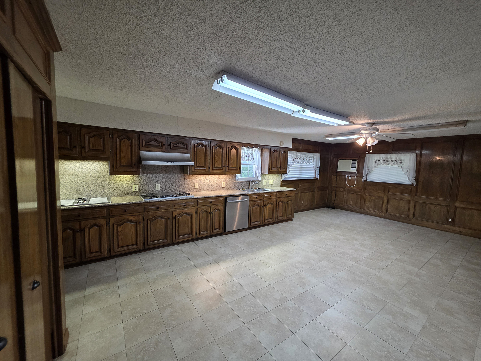Hermosa_kitchen_b