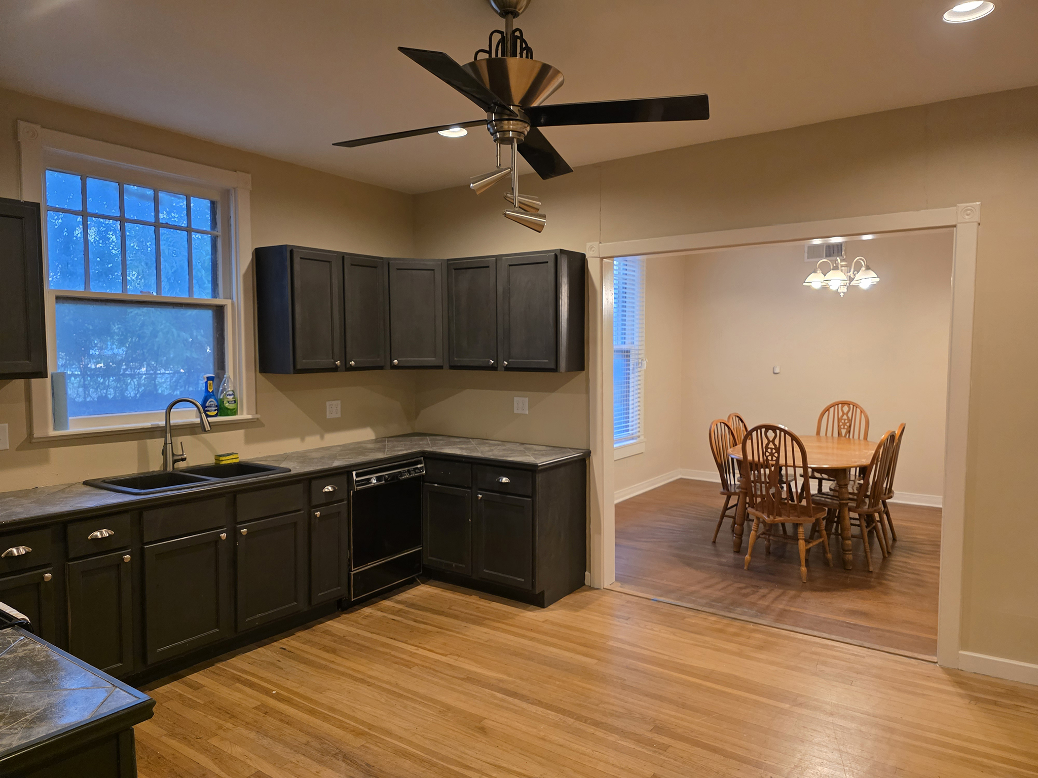 901_Kitchen_Dining